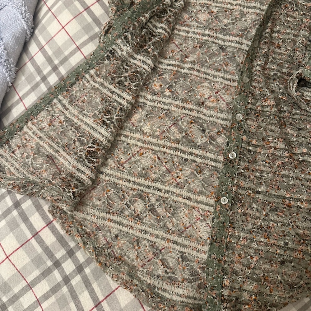American Rag Silver Lace Top - Picture 14 of 15